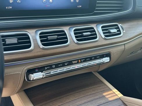 Used 2024 Mercedes-Benz GLE 450 4MATIC image 33