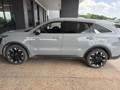 Used 2024 Kia Sorento SX