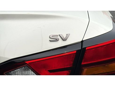 Used 2023 Nissan Altima 2.5 SV AWD/4WD image 7