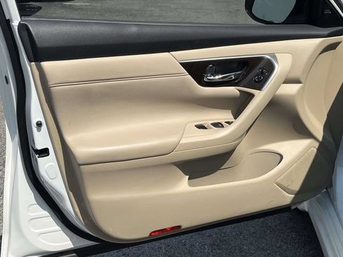 Used 2015 Nissan Altima 2.5 SL w/ Technology Package FWD image 15