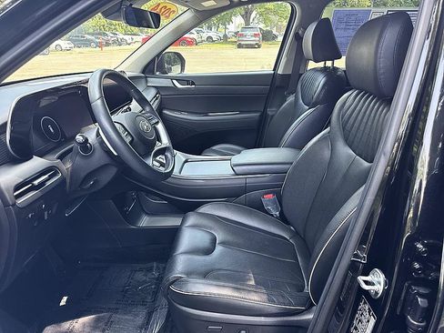 Used 2024 Hyundai Palisade Limited FWD image 11