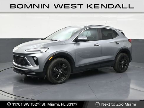 Used 2024 Buick Encore GX Sport Touring FWD image 1