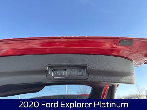 Used 2020 Ford Explorer Platinum image 17
