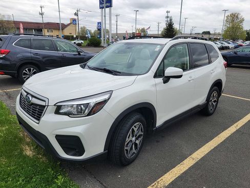 Used 2020 Subaru Forester Premium AWD/4WD image 3