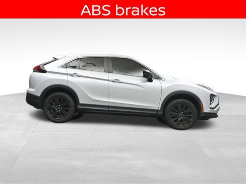 Used 2024 Mitsubishi Eclipse Cross LE AWD/4WD image 15