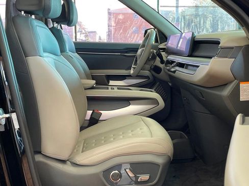 Used 2024 Kia EV9 Wind image 34