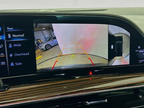 Used 2024 Cadillac Escalade ESV Luxury image 16