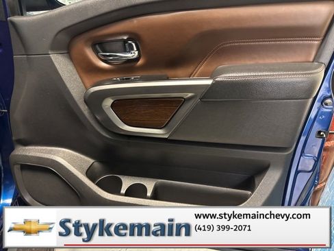 Used 2017 Nissan Titan Platinum Reserve image 27