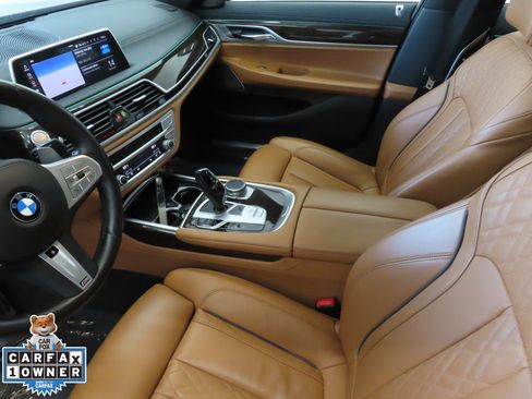 Used 2022 BMW 750i xDrive w/ M Sport Package image 24