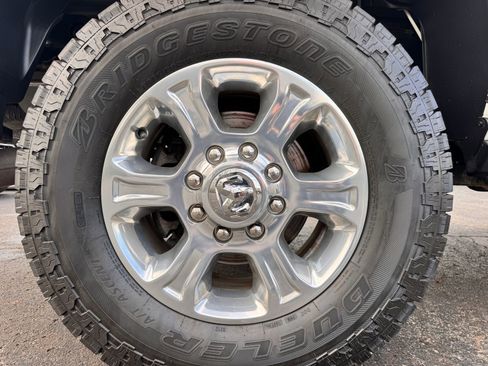 Used 2024 RAM 2500 Big Horn AWD/4WD image 32
