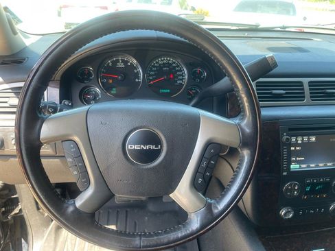 Used 2012 GMC Yukon XL Denali image 7