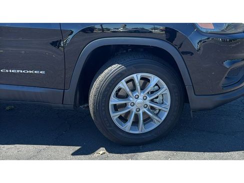 Used 2022 Jeep Cherokee Latitude Lux AWD/4WD image 11