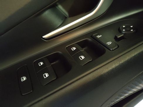 Used 2024 Hyundai Elantra SEL image 27