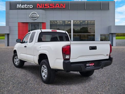 Used 2021 Toyota Tacoma SR image 4