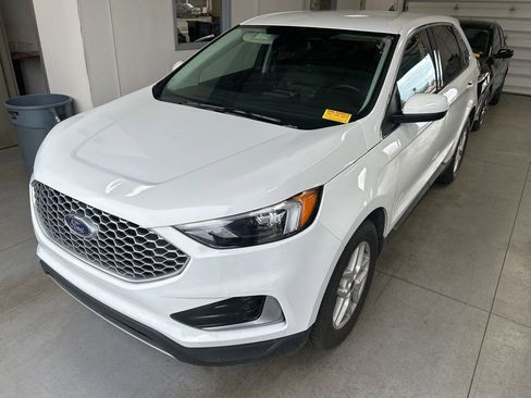 Used 2024 Ford Edge SEL image 1