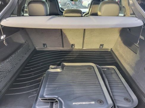 Used 2022 Porsche Cayenne GTS image 19