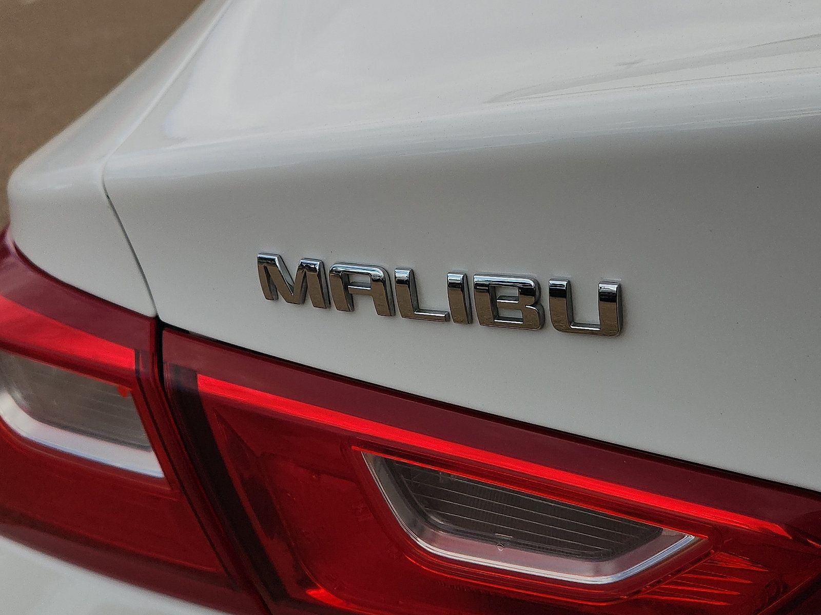 Used 2024 Chevrolet Malibu LT FWD image 9