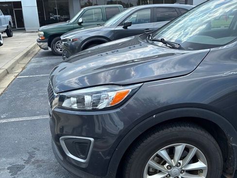 Used 2016 Kia Sorento FWD w/ LX Convenience Package image 3