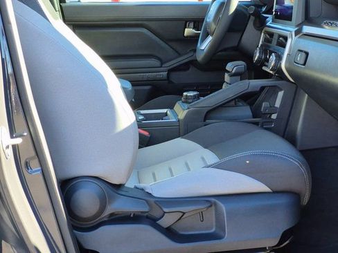 Used 2025 Toyota Tacoma TRD Off-Road image 19