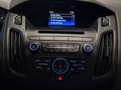 Used 2016 Ford Focus SE FWD image 25