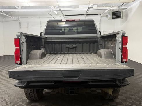 Used 2025 Chevrolet Silverado 2500 ZR2 w/ Technology Package AWD/4WD image 23
