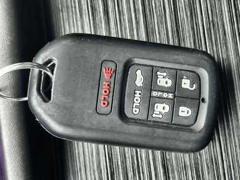 Certified 2023 Honda Odyssey Touring image 21