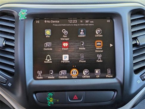 Certified 2017 Jeep Cherokee Latitude w/ Comfort/Convenience Group image 21