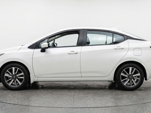Used 2025 Nissan Versa SV FWD image 5