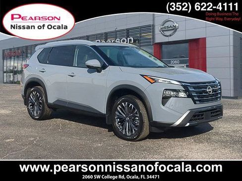 Certified 2025 Nissan Rogue SL w/ Tech Package FWD image 1