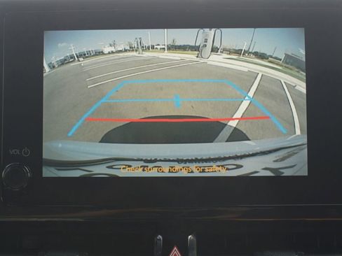 Used 2024 Toyota Corolla SE image 6