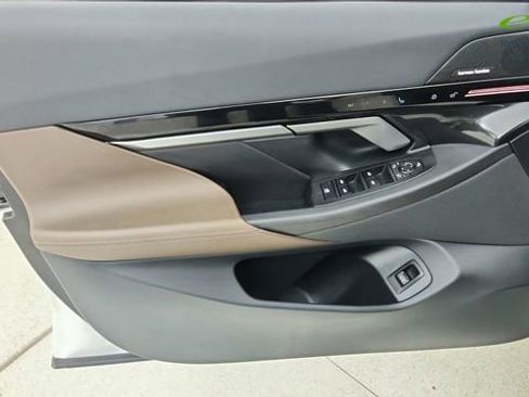 Used 2025 BMW 530i RWD image 35