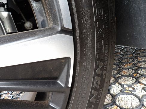 Certified 2024 Volvo XC60 B5 Plus w/ Climate Package image 29