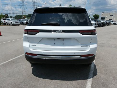 New 2025 Jeep Grand Cherokee Limited w/ Luxury Tech Group II AWD/4WD image 9
