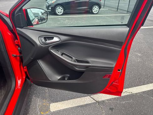 Used 2017 Ford Focus SE FWD image 15