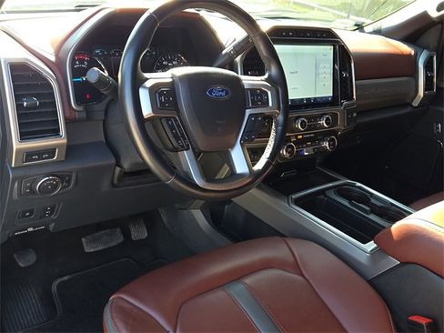 Certified 2022 Ford F450 Platinum w/ FX4 Off-Road Package image 17