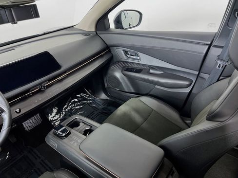 Used 2024 Nissan Ariya AWD image 24