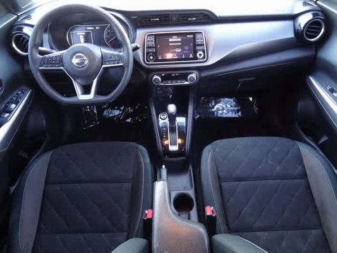 Used 2020 Nissan Kicks SV w/ Exterior Package image 10