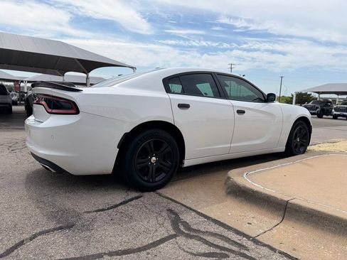 Used 2020 Dodge Charger SXT RWD image 4