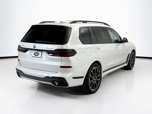 Used 2025 BMW X7 xDrive40i w/ M Sport Package AWD/4WD image 5