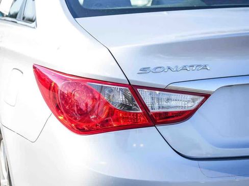 Used 2013 Hyundai Sonata GLS w/ Popular Equipment Pkg FWD image 9