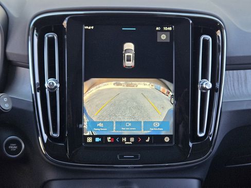 Certified 2025 Volvo XC40 B5 Core w/ Protection Package Premier image 25