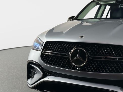 Used 2026 Mercedes-Benz GLE 450 4MATIC w/ Driver Assistance Package image 11