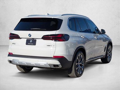 New 2026 BMW X5 xDrive50e image 2