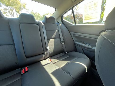 Used 2025 Nissan Altima 2.5 SV FWD image 36