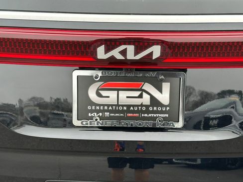 Used 2024 Kia Carnival SX Prestige image 38