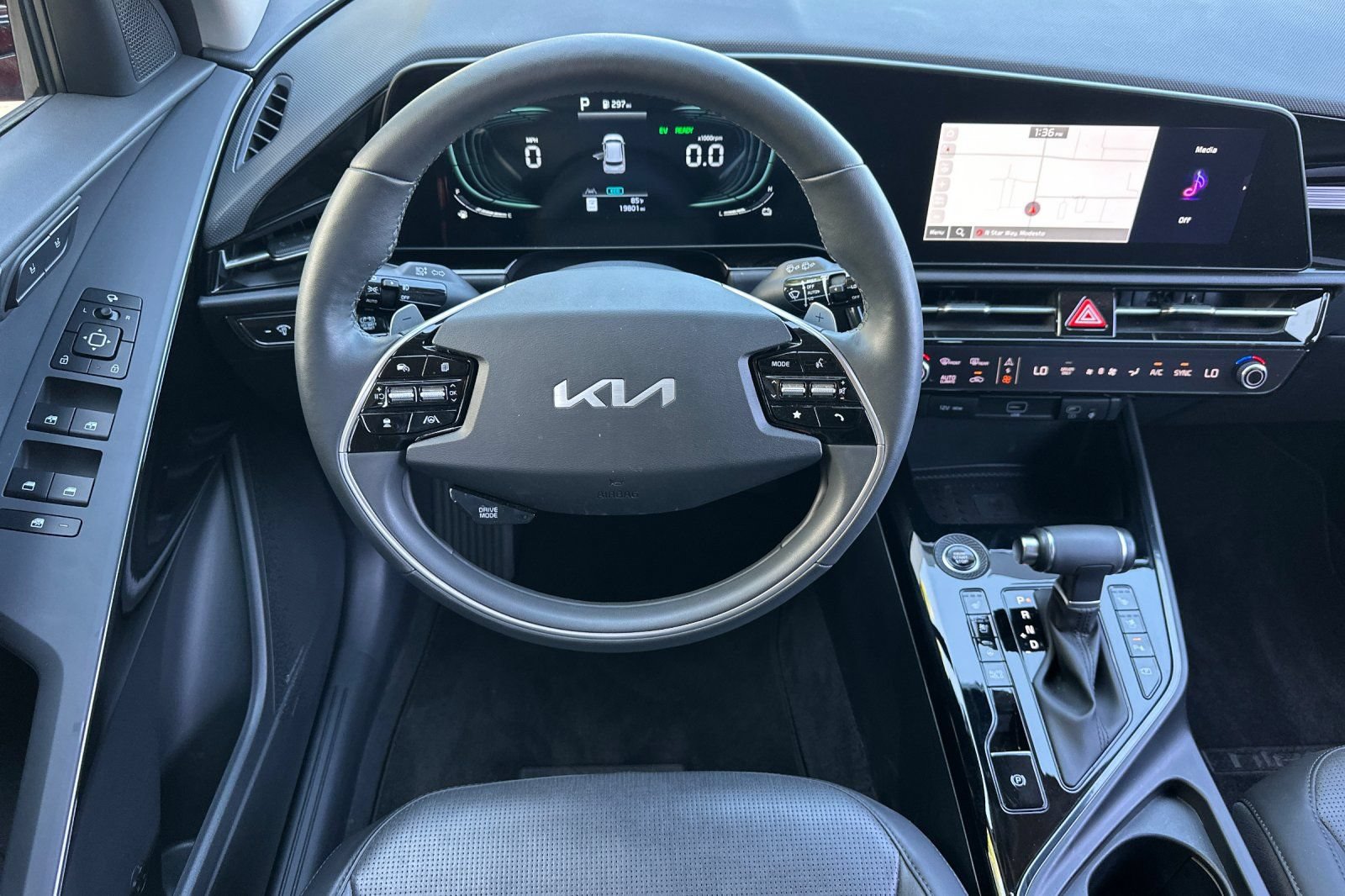 Certified 2024 Kia Niro FWD image 11