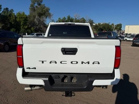 Used 2025 Toyota Tacoma TRD Off-Road AWD/4WD image 4