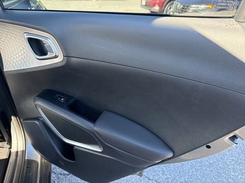 Used 2023 Kia Soul LX w/ Option Group 015 image 34