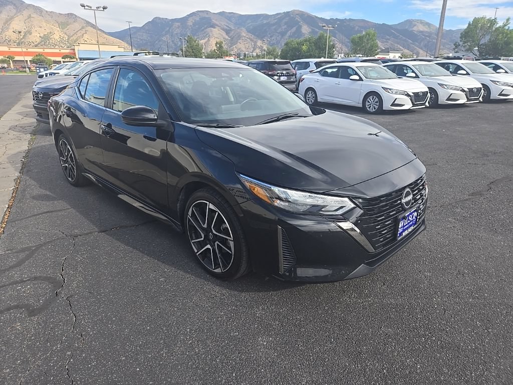 Used 2025 Nissan Sentra SR FWD image 3