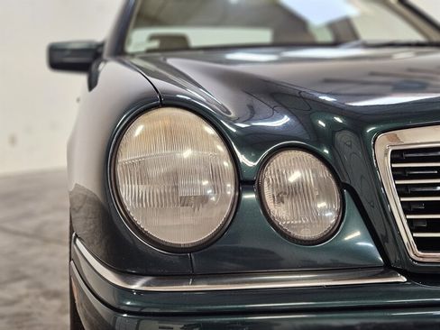 Used 1998 Mercedes-Benz E 320 Sedan image 13
